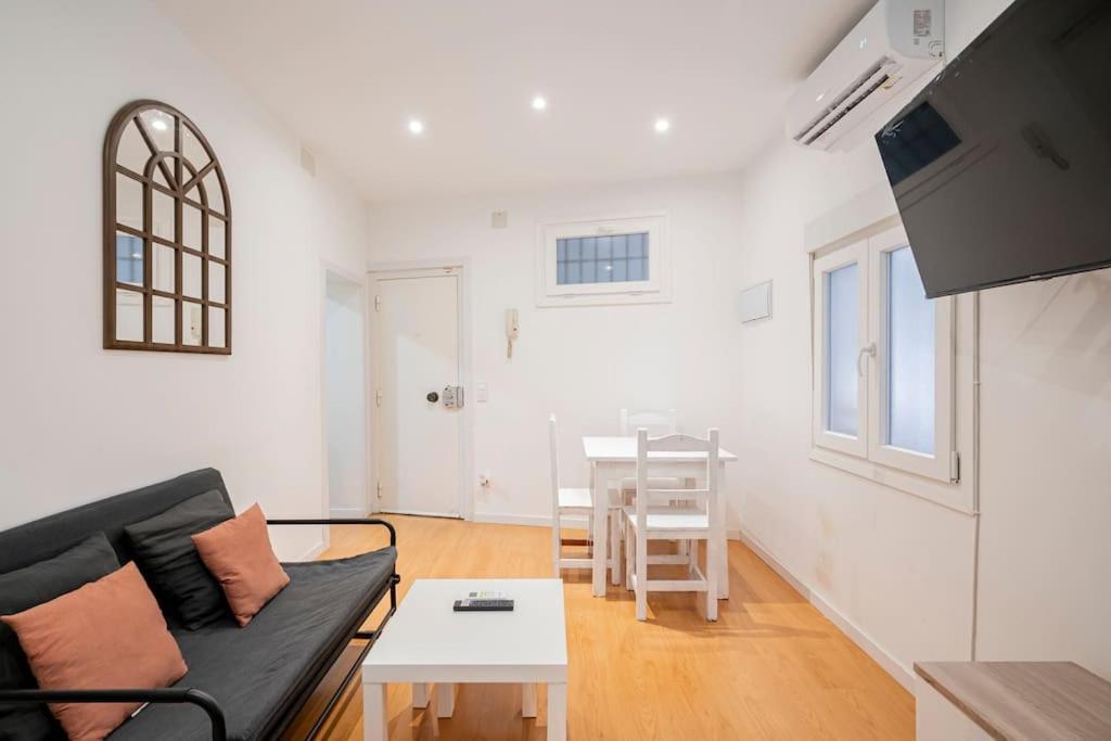 Espiritu Santo, Comodidad Para 2 En Malasana Madrid Exterior photo