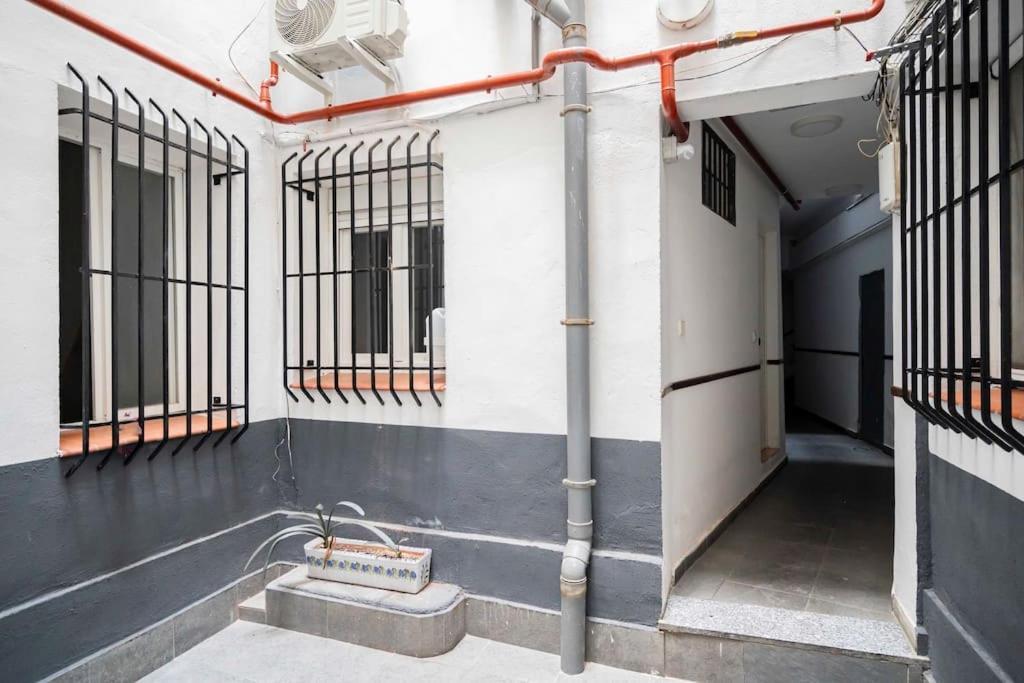 Espiritu Santo, Comodidad Para 2 En Malasana Madrid Exterior photo